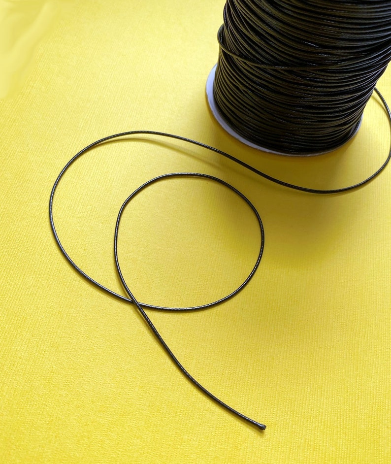 Waxed Polyester Cord, 1mm, black cord, sold by yard, friendship bracelet, jewelry crafts, cord for jewelry, thin black cord, strong, durable imagem 1