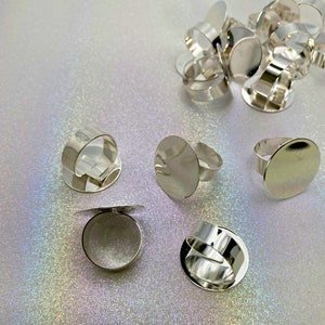 16Pcs 8 Style Silver Ring Blanks 20mm Adjustable Ring Bezels Settings Flower Owl Flat Round Vintage Alloy Finger Rings Base Components Findings Jewel