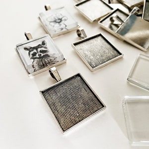 DIY Pendant, Square Keychain, 25mm Square glass cabochon and Pendant tray, antique silver, DIY photo pendant, pendant blank, DIY jewelry