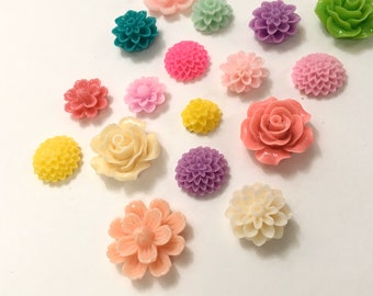Resin Flower Cabochon, Spring Flowers, variety, mixed colors, flat flower cabochon, pastel resin flower, flat back cabochon, pale resin
