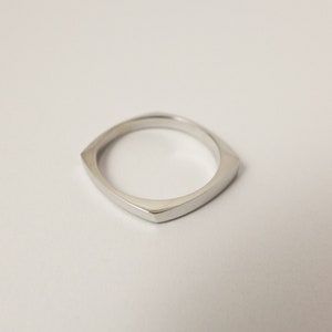 Square Wedding Ring Handmade of 14K / 18K Solid Gold, Geometric Wedding Band Ring for Men and Woman, Modern Yellow / White / Rose Gold Ring