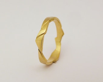14K / 18K Solid Gold Wedding Band for Men and Women, Unique Geometric Wedding Ring Handmade of Yellow / White / Rose Gold, Origami Gold Ring