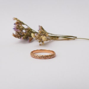 Rose Gold Dainty Wedding Band for Woman, Simple Wedding Band with Delicate Pattern, Unique Lace Wedding Ring made of 14K / 18K Solid Gold