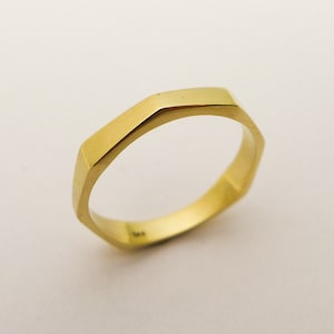 Thin Octagon Wedding Band for Men and Women Handmade of 14k / 18k Solid Gold, Yellow / Rose / White Gold Modern Geometric Wedding Ring