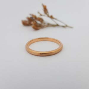 Thin Hammered Wedding Ring Band for Men and Women, Simple Wedding Band Handmade of 14K / 18K Solid Gold, Yellow / White / Rose Gold  Ring