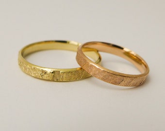 Rustic His and Hers Wedding Bands Set, 14 karat / 18 karat Solid Gold Rings Set, Simple Matching Couple Wedding Rings, Thin Raw Gold Rings