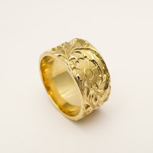 Wide Floral Wedding Band Handmade of 14K / 18K Solid Gold, Unique Yellow, White, Rose Gold Ring for Woman with Flowers and Leaves