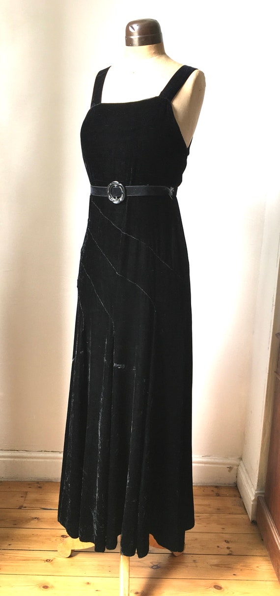 Vintage 1930s Art Deco black silk velvet sleevele… - image 4