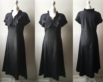 Vintage 1930s black taffeta short sleeve afternoon evening dress with bow & frill detailing. Extra small/ small - bust 33, waist 30"