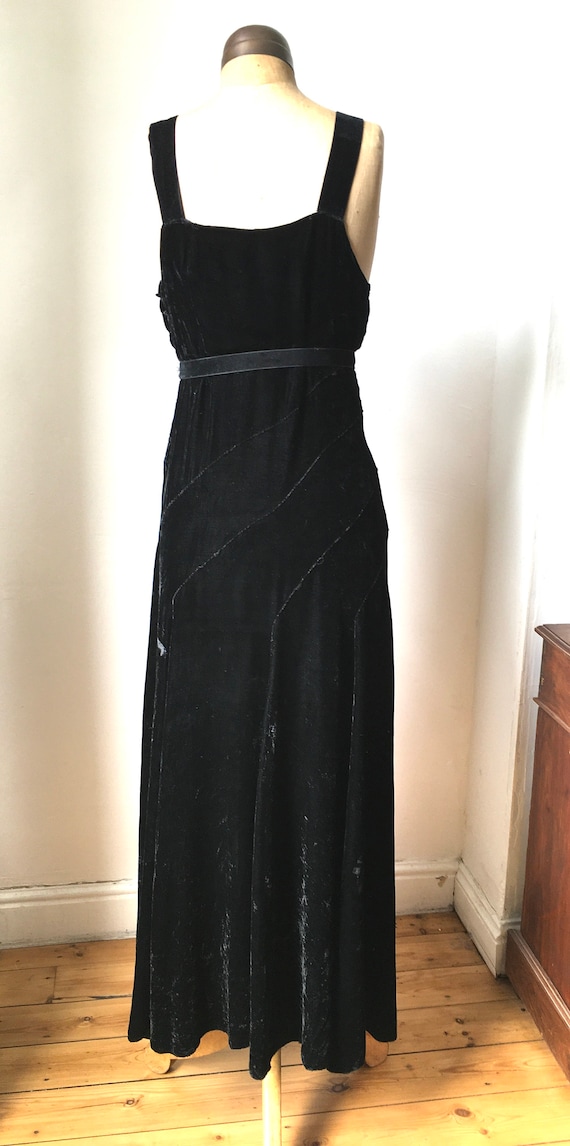 Vintage 1930s Art Deco black silk velvet sleevele… - image 5