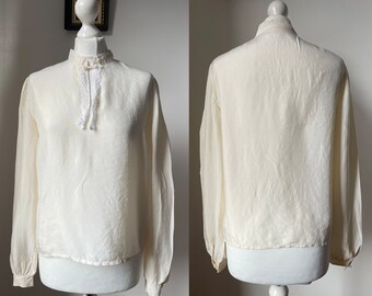 Vintage 1960s off-white cream silk long sleeve blouse top with Mandarin Nehru collar and lace trim - Bust 39"