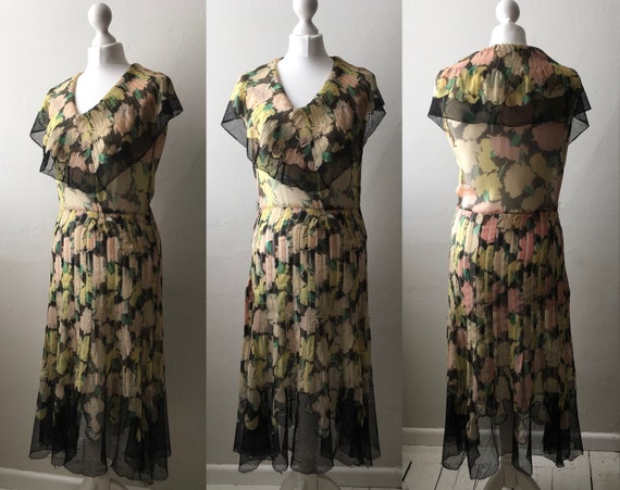 Vintage 1920s 1930s Art Deco floral print silk cre