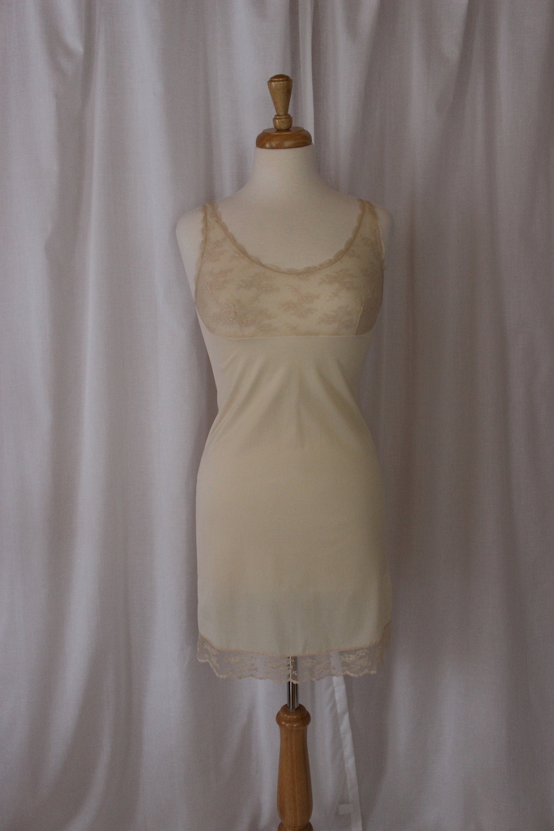 VTG 60s Henson Kickernick Nude Beige Lace Bodice Slip Full Slip Size 32 Vintage Lingerie