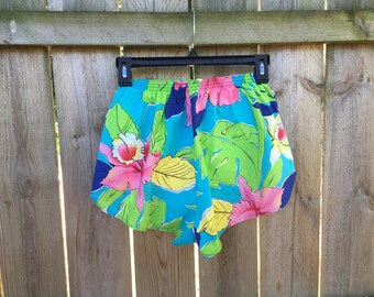 Summer Luvin' // Vintage 80's Hawaiian Floral Print High Waisted Hot Shorts