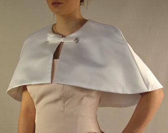 Elegant short Cape Capelet in matt satin