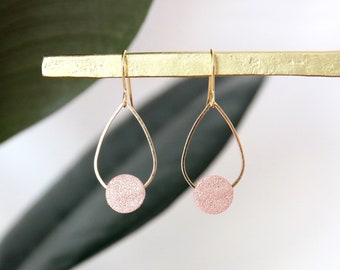 POPPY EARRINGS | pale pink iridescent glitter effect leather, gold plated