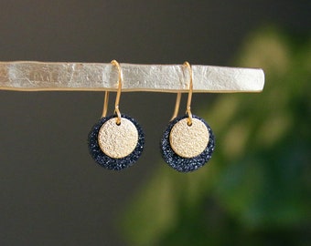New ⋆ Ear pendants CANDICE | black leather and golden sequin