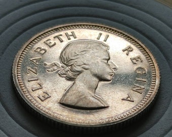 Südafrika Proof Silber Shilling Queen Elizabeth seltene Auflage 1700 mit Halter. Knapp.