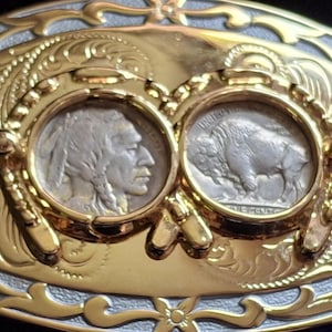 Fibbia per cintura da cowboy in nichel Buffalo 1913-S: intarsio con piume riempite d&#39;oro