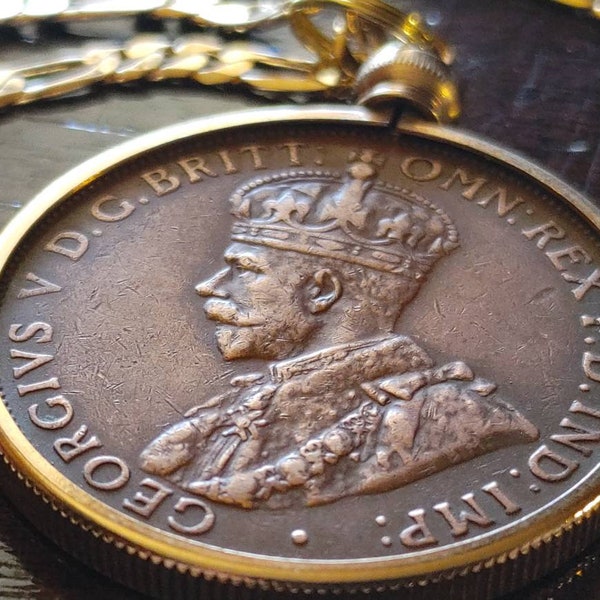 Finely detailed Australia 1936, King George V large bronze penny coin pendant, Handsome full pearls Center Diamond, 24" Gold Filled Figaro