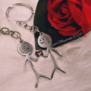 Porte-clés couple ~ cadeau Saint-Valentin ~ porte-clés personnes personnalisés ~ cadeau d&#39;anniversaire ~ idées cadeaux meilleurs amis ~ porte-clés ~