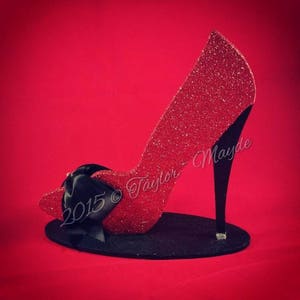 Presente de sapato, presente de Natal para amantes de sapatos, salto agulha, placa feita à mão, salto alto independente, enchimento de meia brilhante, presentes exclusivos para ela