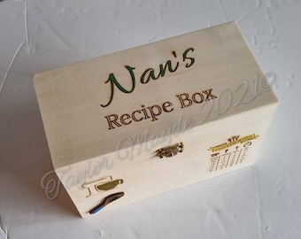 Wooden recipe box with dividers, personalised recipie box, chef gift, baker, 5th wedding anniversary, keepsake gifts, recipe cards, birthday