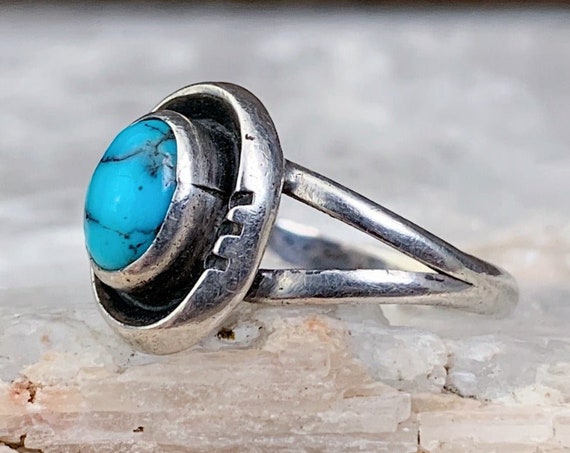 Dainty Vintage Sterling Silver Turquoise Ring, Si… - image 3