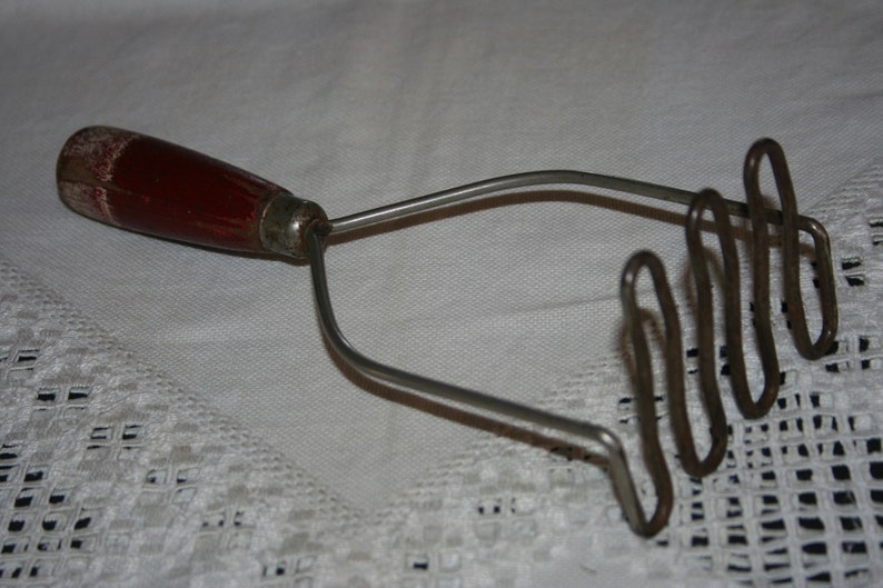 Red Chippy Handle Shabby Chic Vintage Hand Held Masher Chippy Handle Masher Farmhouse Decor Red Handle Masher Vintage Kitchen