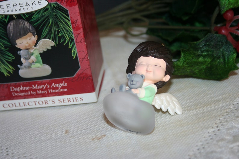 Keepsake Ornament Mary/'s Angels 11th in Series Hallmark Daphne