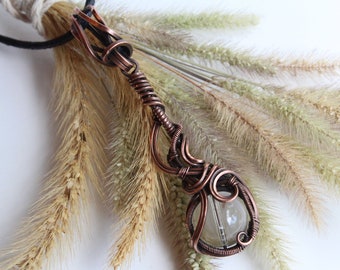 Kristallen kwarts en koperen druppelhanger | Kwarts talisman