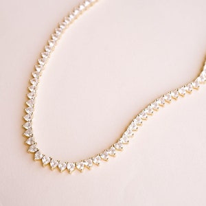 Queen's Heart Gold Tennis Necklace, Tennis Choker Necklace, Statement Necklace, Simulated Diamond Necklace, Gold Choker Necklace