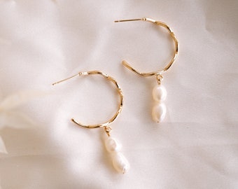 Squiggle Pearl Hoops, Gold Pearl Hoop Earrings, Organic Gold Hoops, Pearl Earrings, Freshwater Pearl Hoops, Everyday Hoops