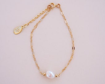 Delaney Pearl Bracelet, Gold Bracelet, Bridesmaid Jewelry, Chain Bracelet, Dainty Gold Bracelet, Pearl Jewelry, Wedding Jewelry Set