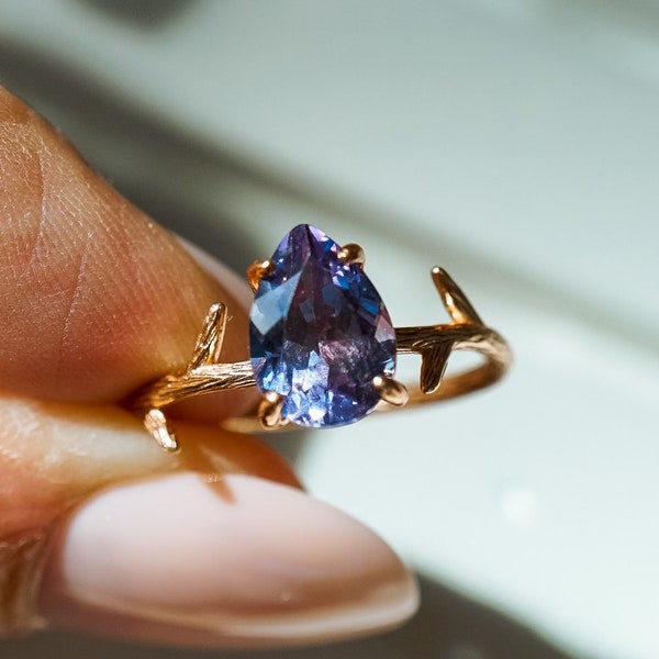 Alexandrite Ring, Mood Ring, Engagement Ring, Pear Cut Ring, Dainty Alexandrite Ring, Vine Ring, Branch Ring, Color Change Ring, ELSA RING