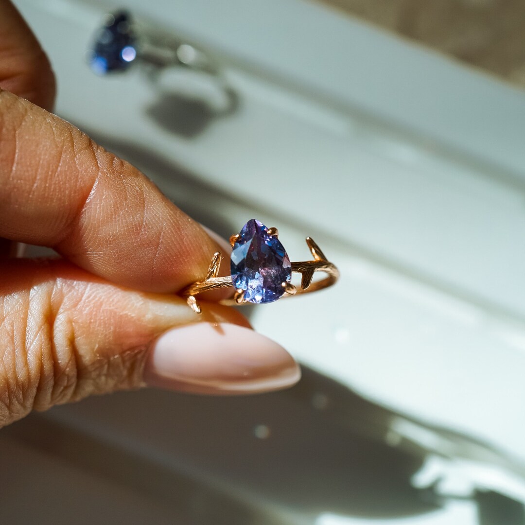 Alexandrite Ring, Mood Ring, Engagement Ring, Pear Cut Ring, Dainty