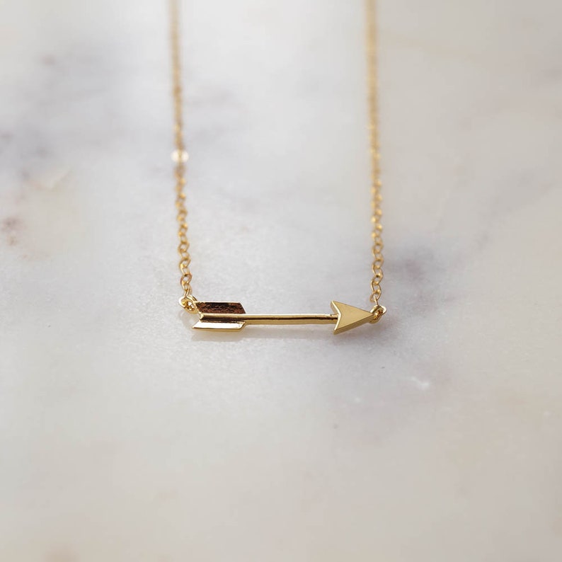 Dainty arrow necklace Clearance