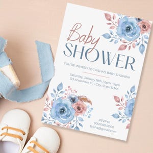 Invitation unisexe chique de fête de naissance | Motif floral rose et bleu de 5 x 7 pouces | Modèle de toile modifiable