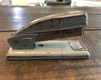 Vintage mini Swingline grey Desk Stapler - Art Deco Styling - NY - USA. Used and in fair condition.