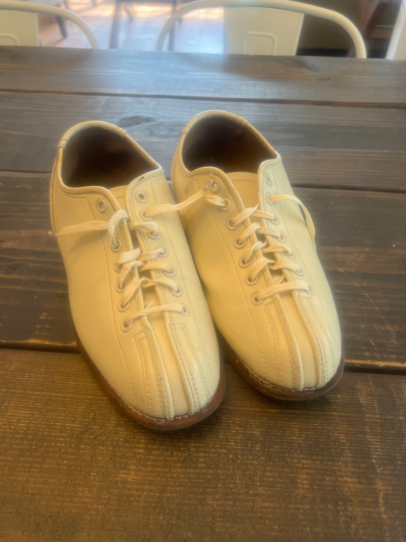 Vintage Men's or Woman's Size 7B Brunswick Bowling Shoes Bone Ivory Leather Split Toe