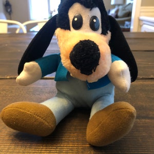 Vintage Disney Goofy Stuffed animal plush