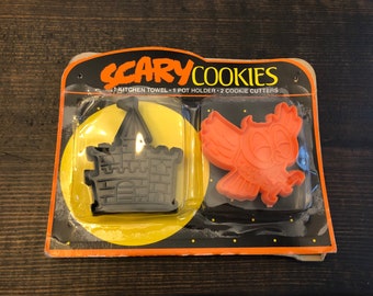 Vintage new in original package Scary Cookies cookie cutter set