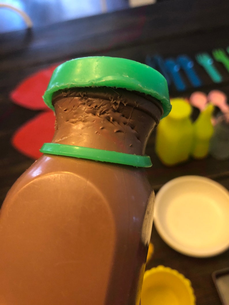 Vintage assortment of 1980\u2019s Kitchen culinary items.