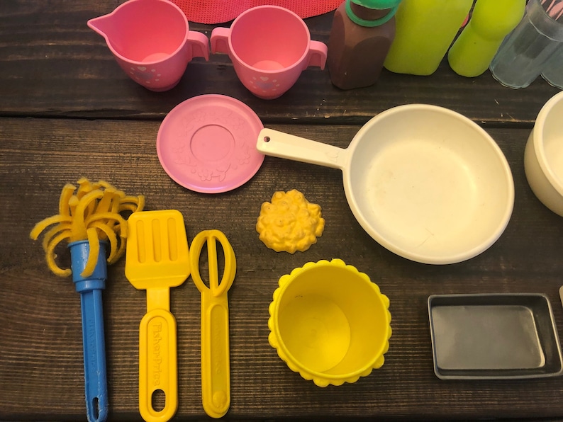 Vintage assortment of 1980\u2019s Kitchen culinary items.