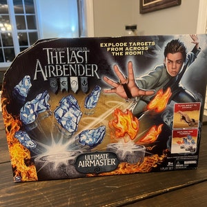 The Last Airbender Movie Aang Ultimate Airmaster Battle action Wrist weapon New in box By Spin master
