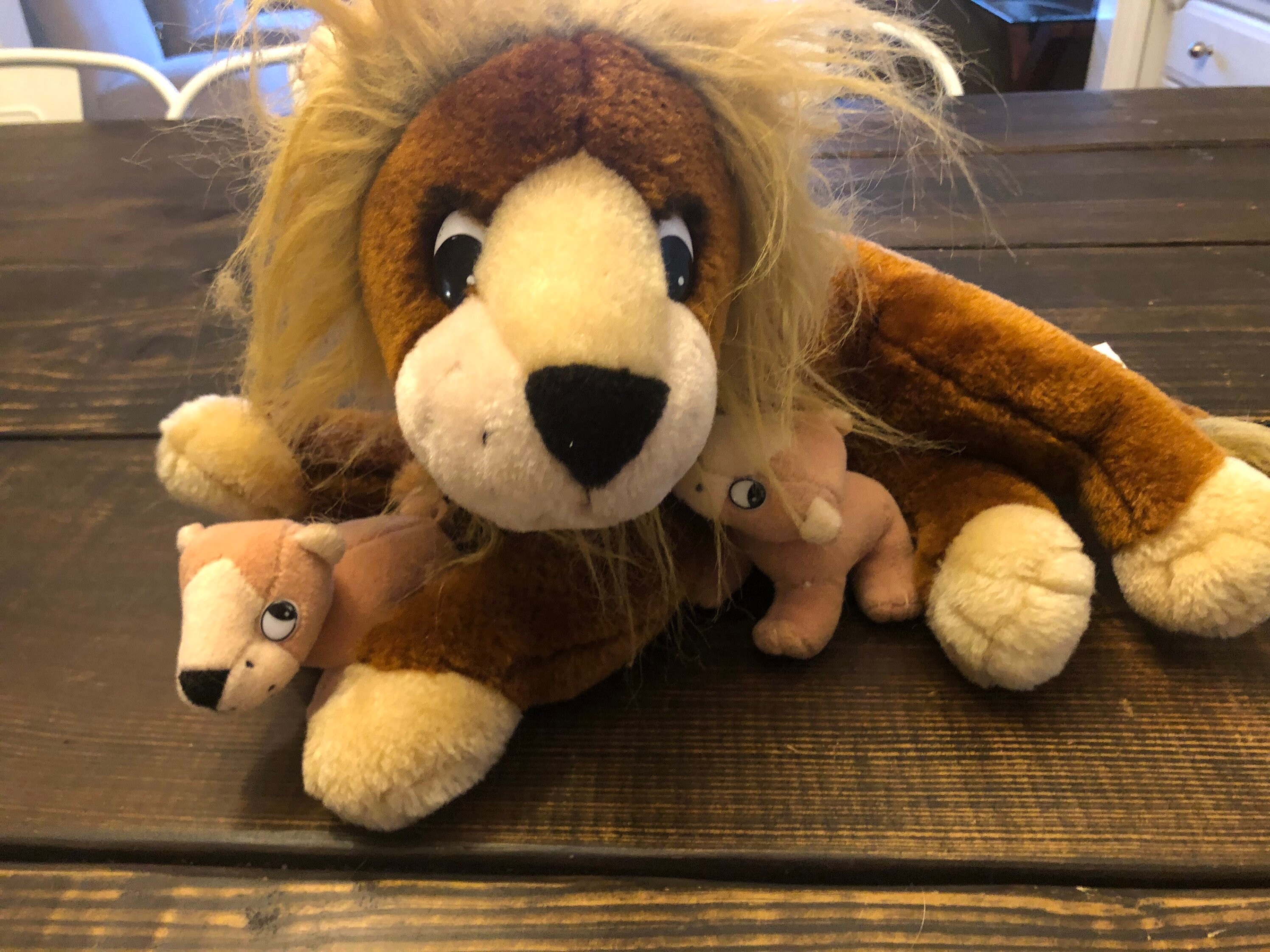 Vintage Kids of America Corp. Plush Lion and Cubs Stuffed Animal