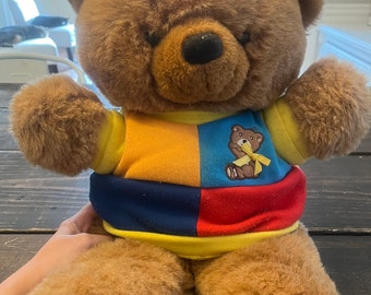 Vintage 1989 peluche oso de peluche animal relleno por Fordlet con suéter multicolor felpa