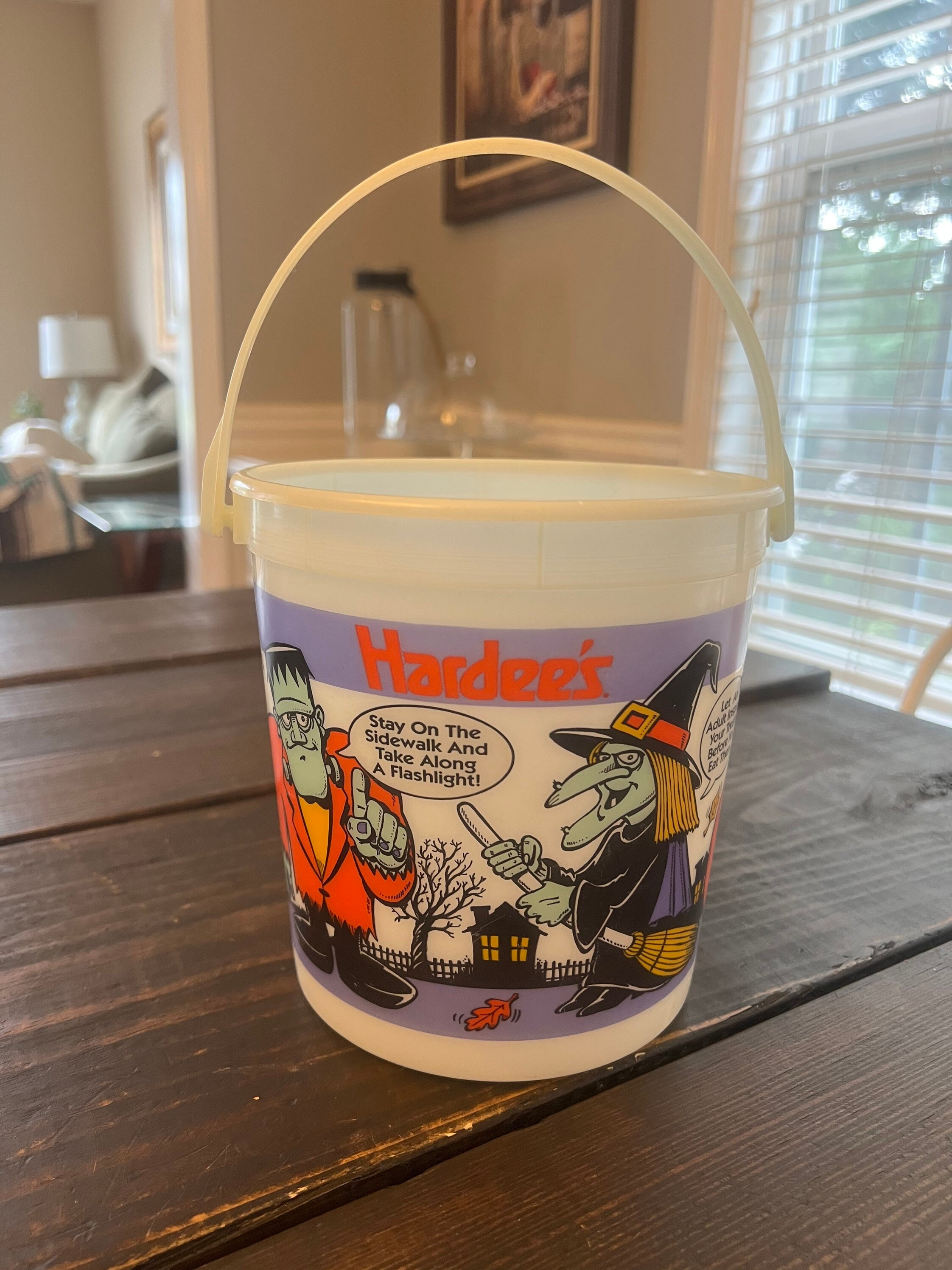 Halloween雑貨★まとめ売り【ヴィンテージ】ストラップ・バッグ・置き物など Vintage 1992 Mcdonald's Halloween Mcnuggets Set & Happy Meal Boxes