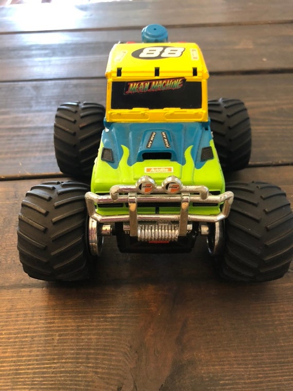 battery operated monster truck