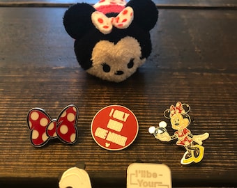 Disney Store Minnie Mouse Tsum Tsum Mini Plush 3.5 inch Soft Plush and Disney Trading Pin